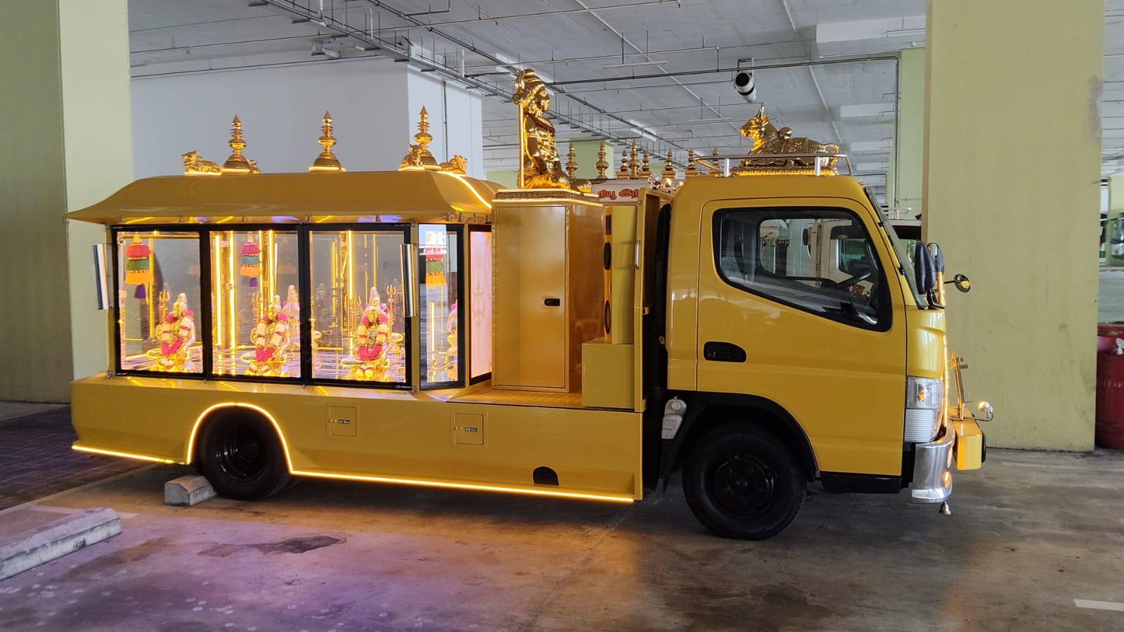 Hearse — side