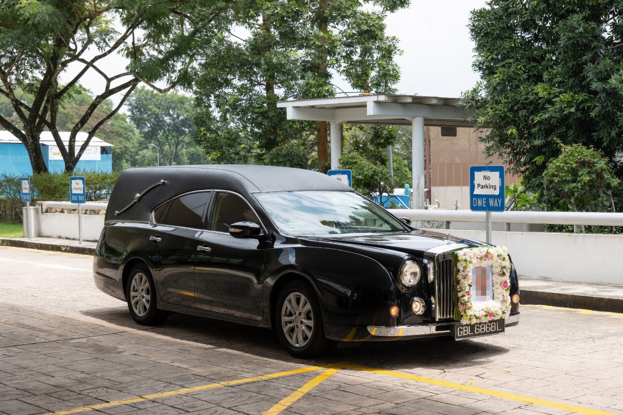 Limousine hearse